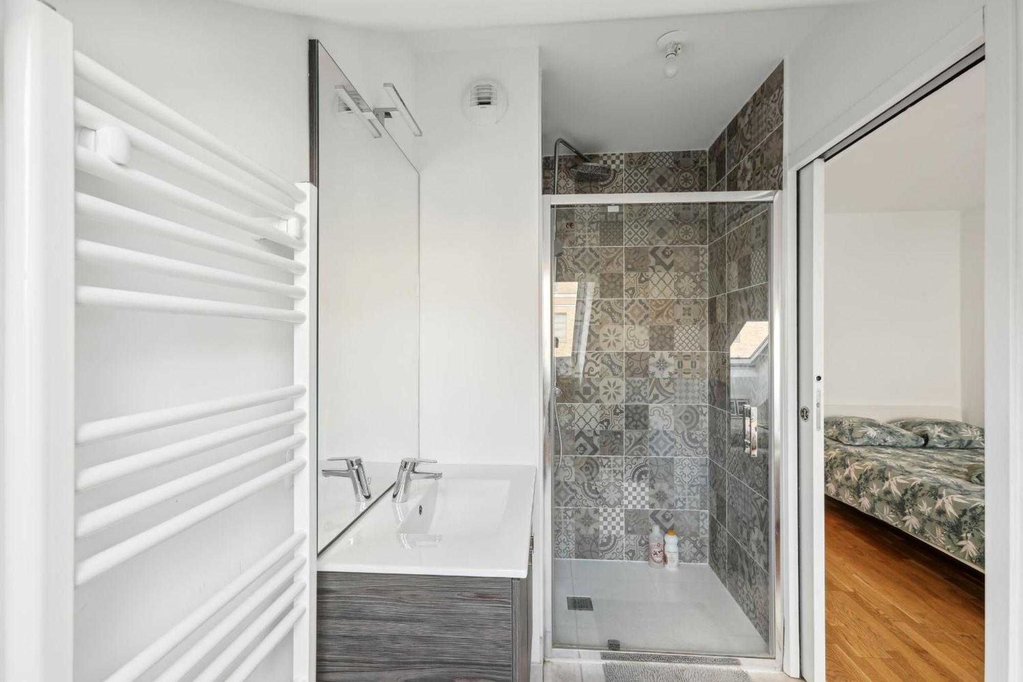 Spacious And Bright Apartment บอร์โด ภายนอก รูปภาพ
