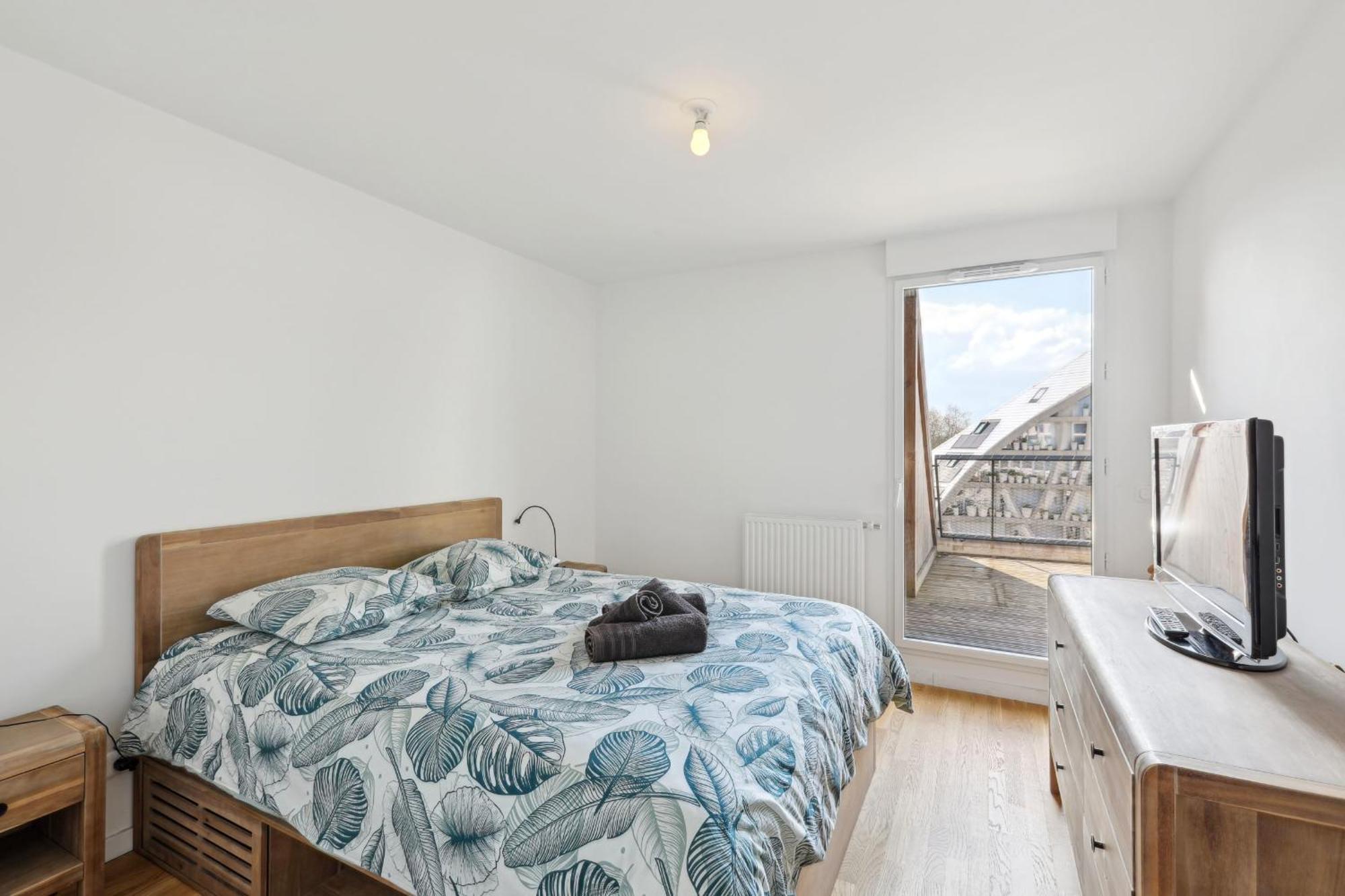 Spacious And Bright Apartment บอร์โด ภายนอก รูปภาพ